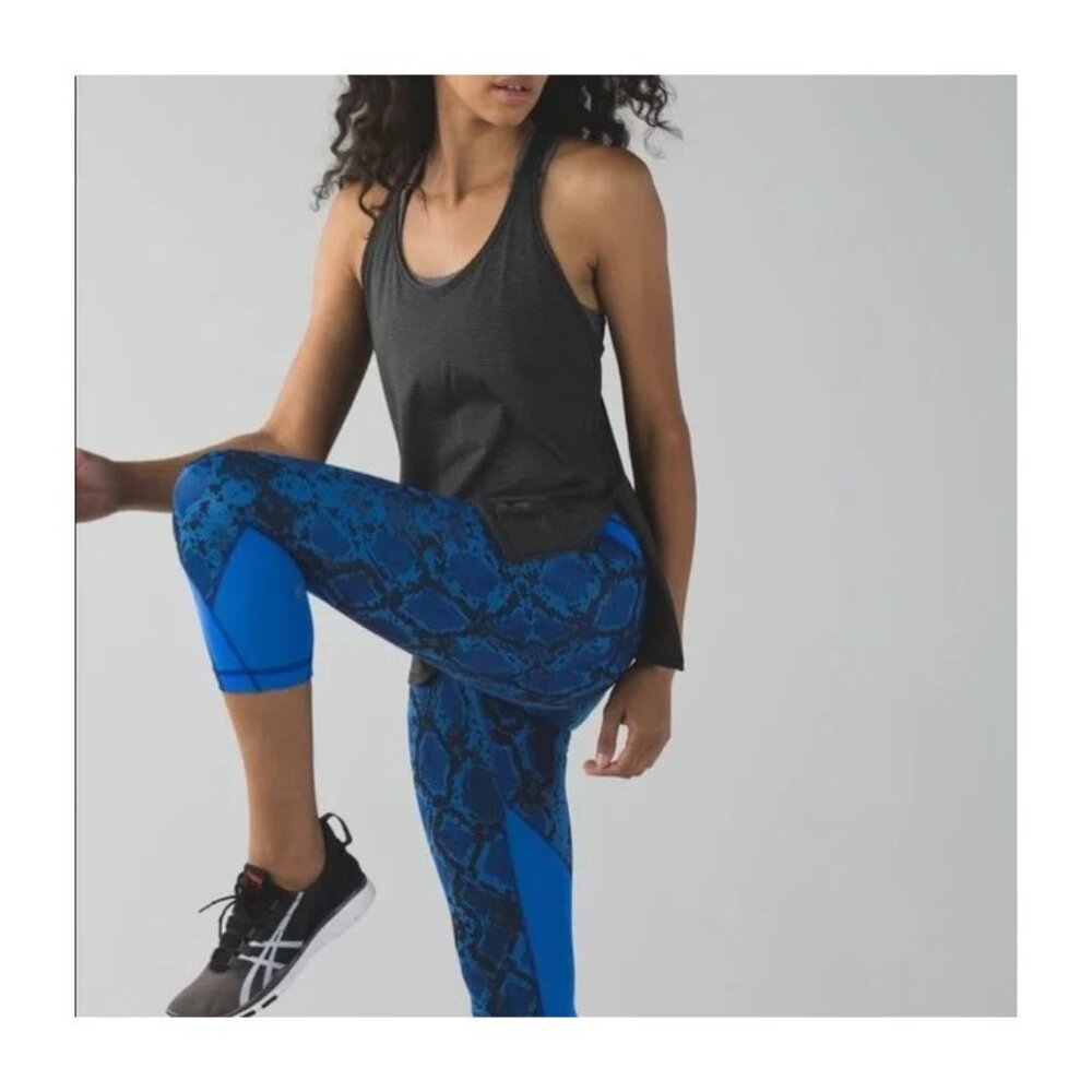 Lululemon Run: "Inspire" Crop II (Mesh) Mini Ziggy Snake Pipe Dream Size 6